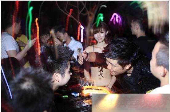 ư-DJ-ұк